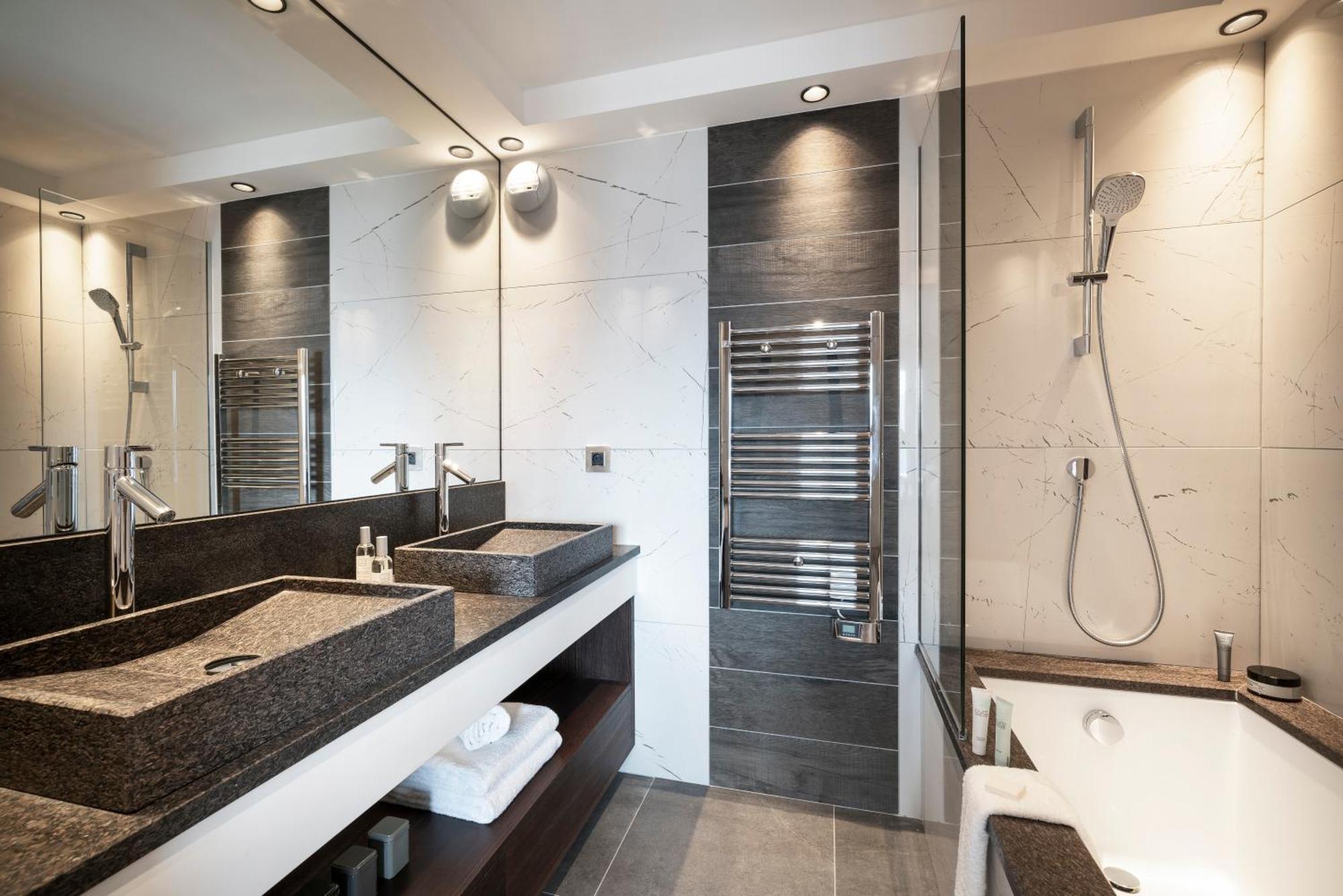 Mgm Hotels & Residences - Hotel Alpen Lodge ลาโรซีแยร์ ภายนอก รูปภาพ